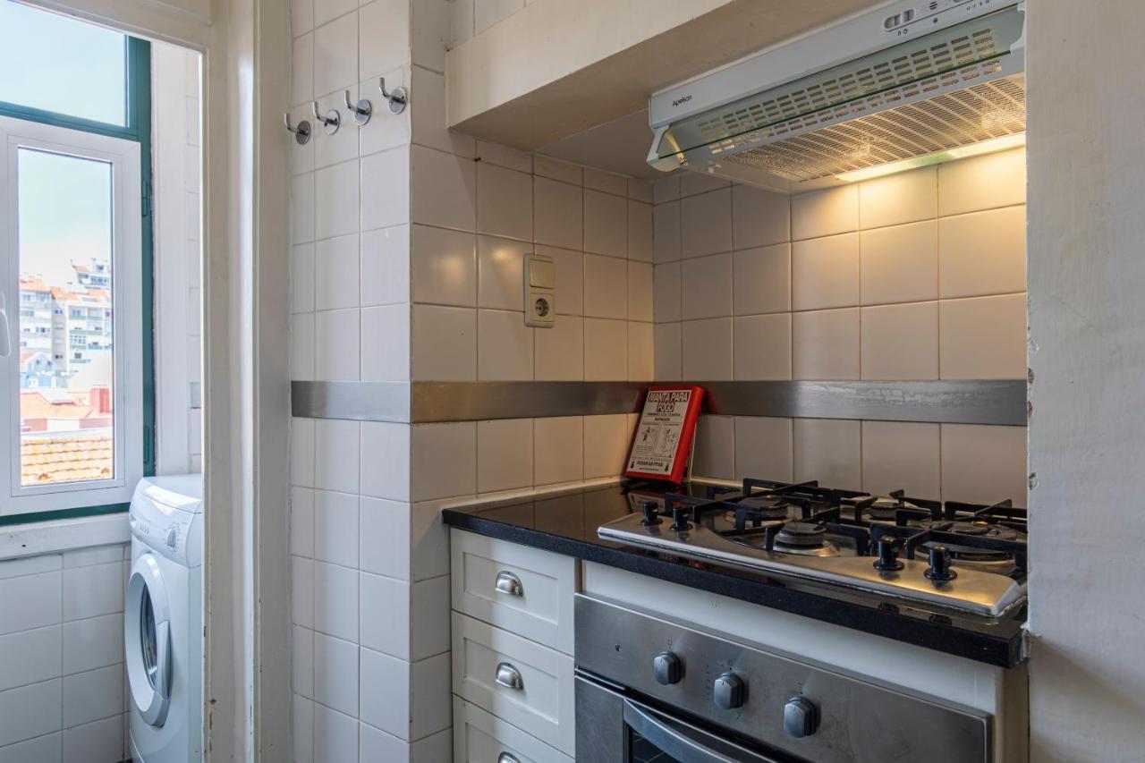 Appartement Typical 2bdr In By Lovelystay *