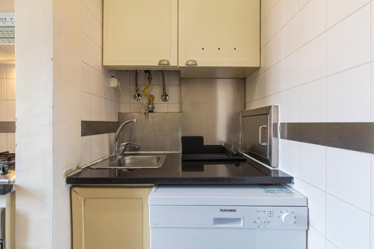 Appartement Typical 2bdr In By Lovelystay *
